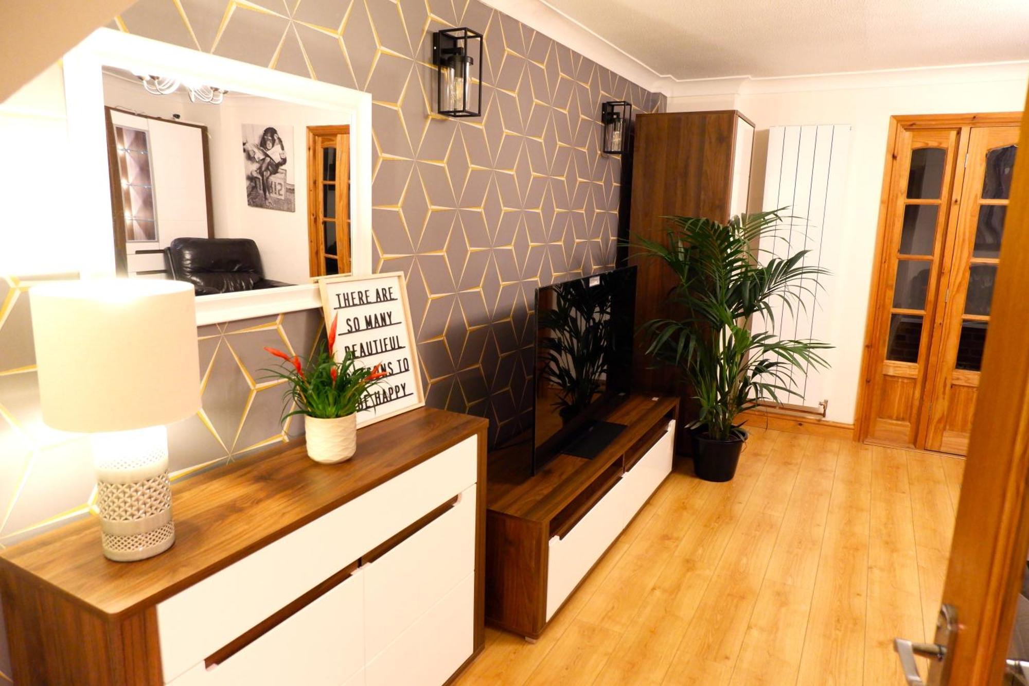 בריסטול Dundridge Home - Morden Urban Living - Sleeps Up To 9 Guests & Private Parking For 2 Vehicles מראה חיצוני תמונה